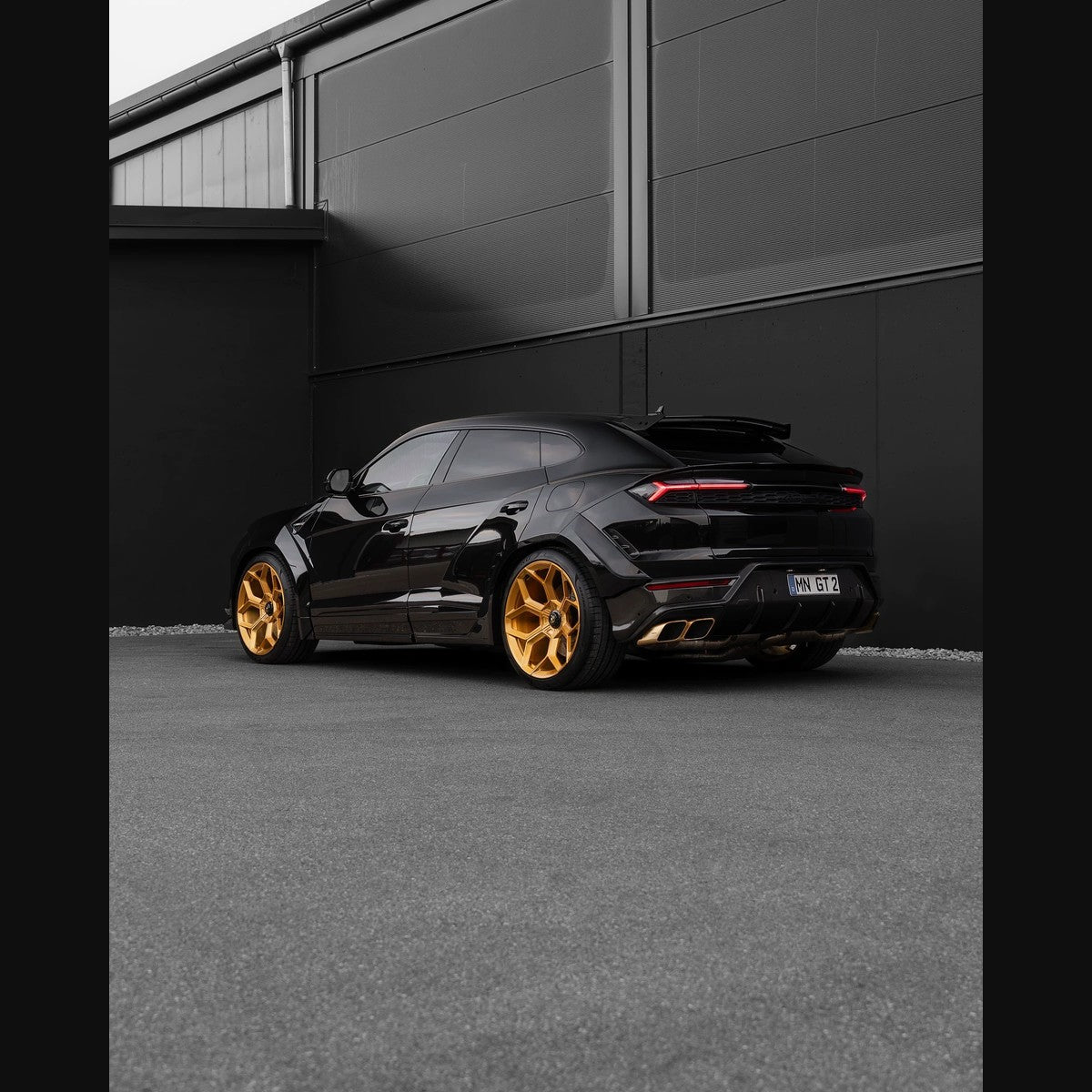 Lamborghini Urus SE N-Style Dry Carbon Fiber Aero Kit – Front Lip / Side Skirts / Rear Lip / Wheel Arches / Hood