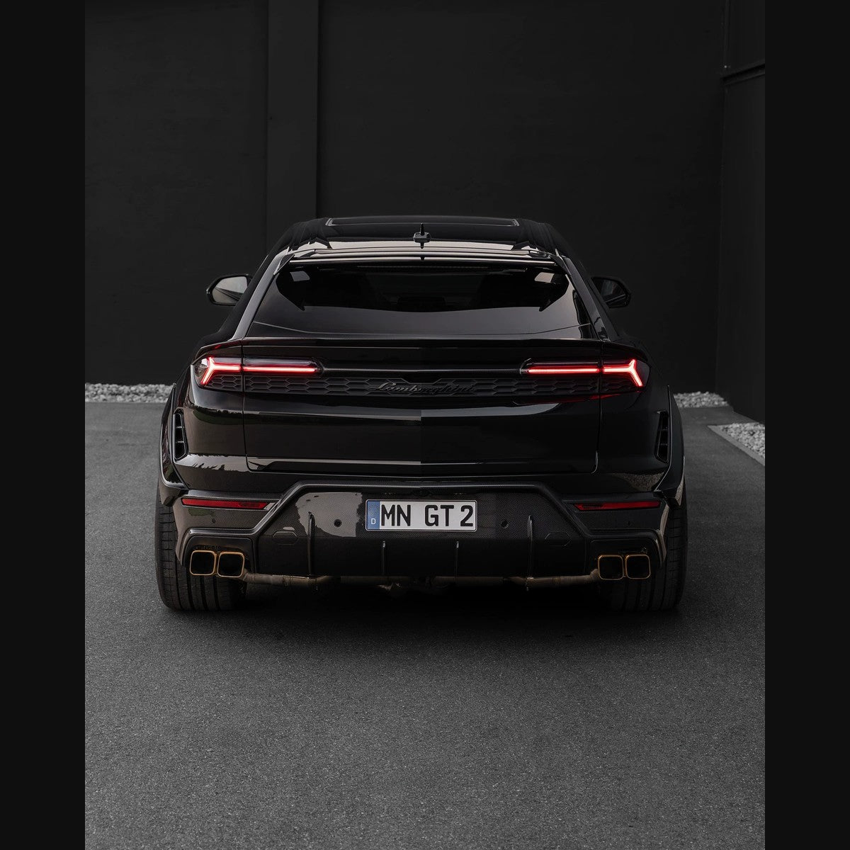 Lamborghini Urus SE N-Style Dry Carbon Fiber Aero Kit – Front Lip / Side Skirts / Rear Lip / Wheel Arches / Hood