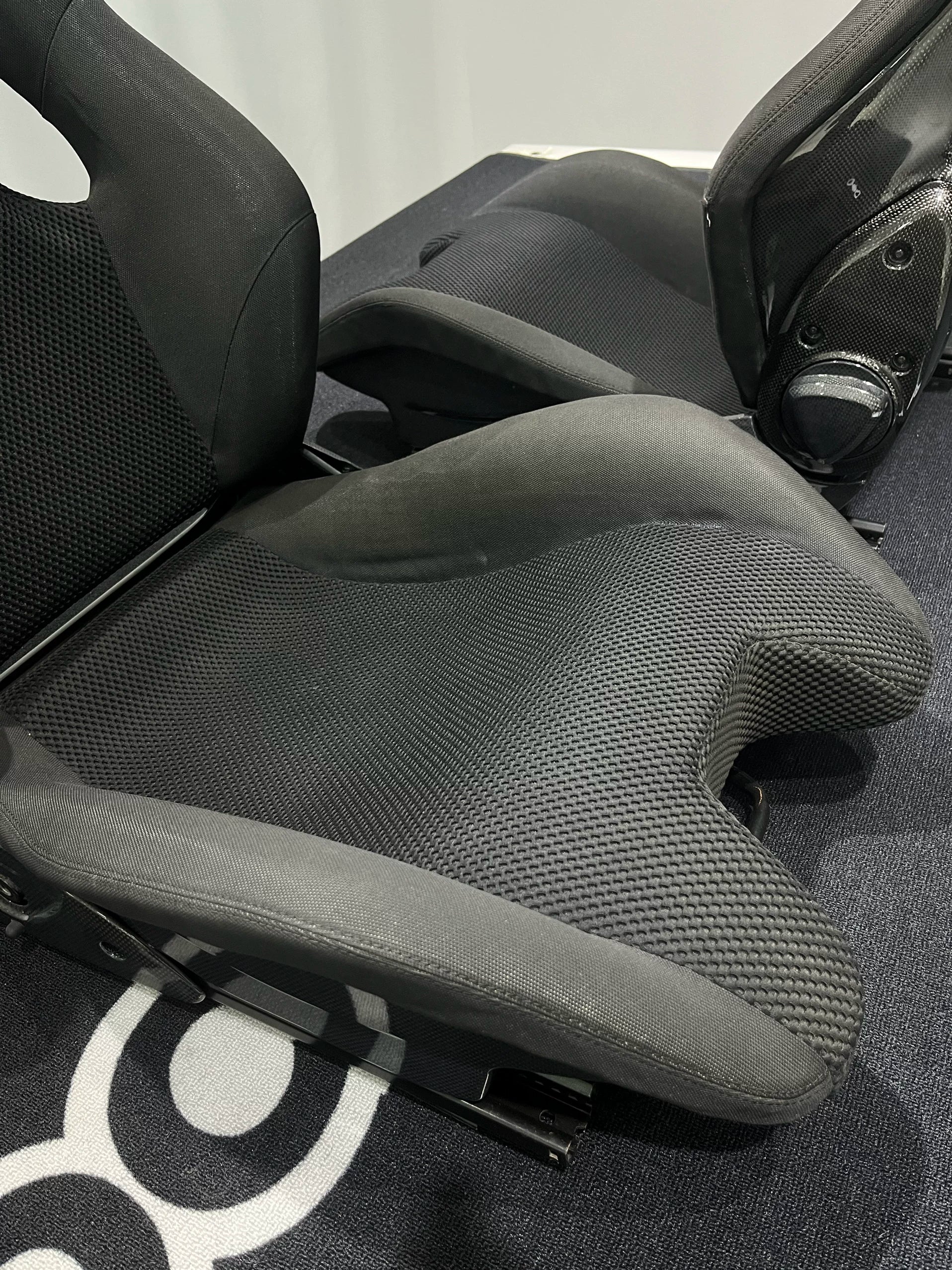 Ferrari F430 458 488 F8 Dry Carbon Fiber One-Piece Racing Bucket Seat – Alcantara, Lightweight