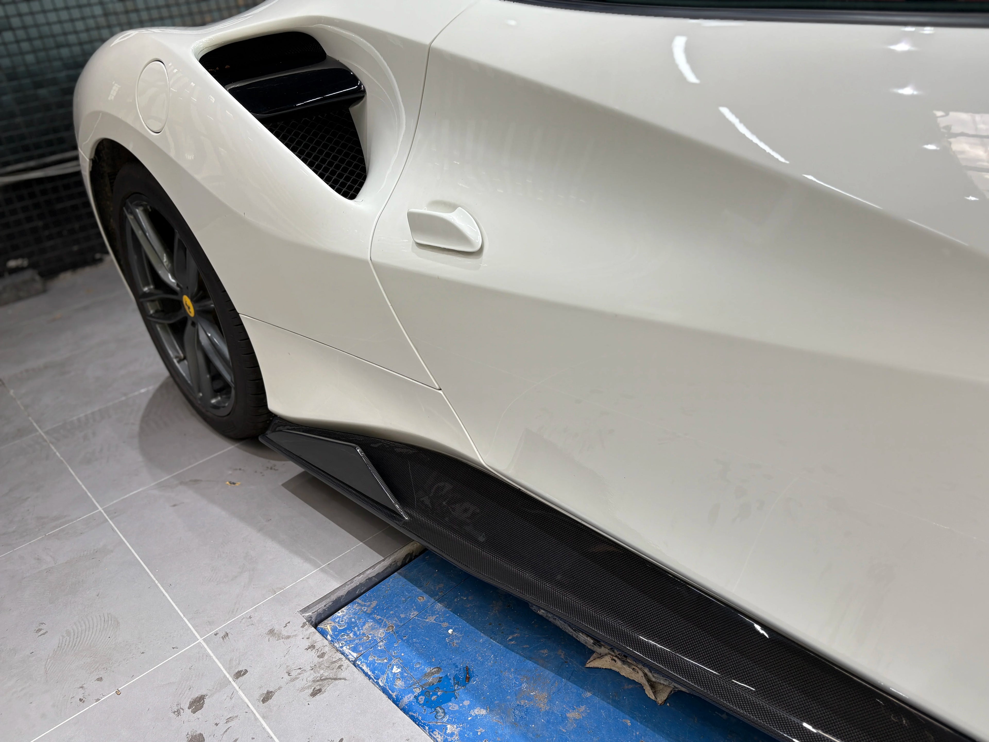 Ferrari 488 GTB Spider V-Style Dry Carbon Fiber Aero Kit – Front Lip, Side Skirts, Spoiler, Wing