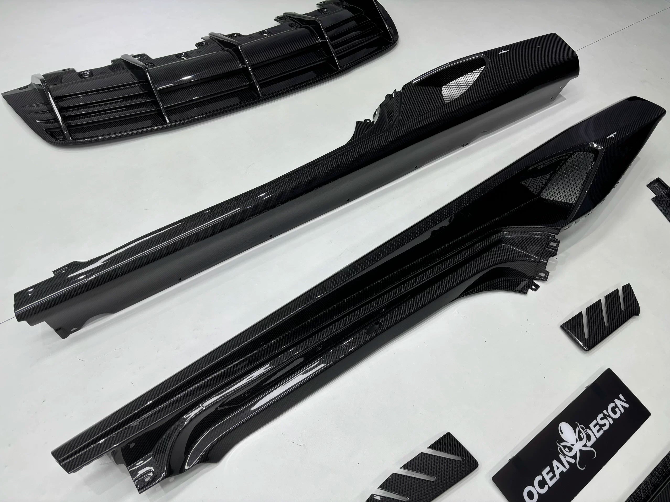 Lamborghini Huracan EVO RWD Novitec N-Style Dry Carbon Fiber Front Lip & Corner Pieces
