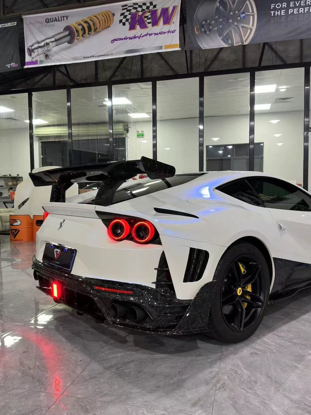 Ferrari 812 Superfast GTS MSY-Style Dry Carbon Fiber Widebody Kit