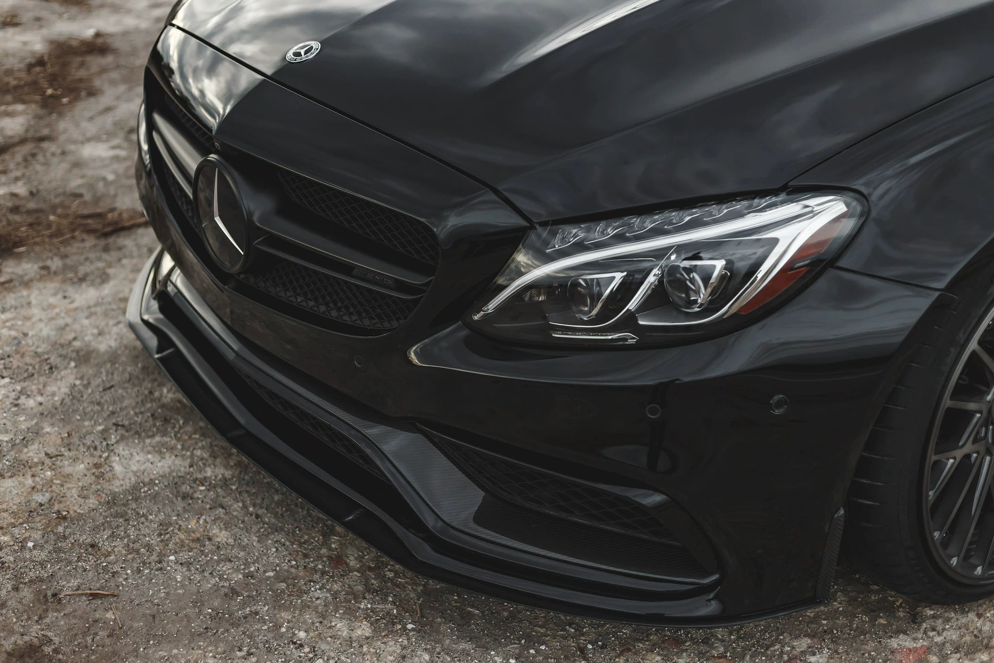 Mercedes-Benz C63 AMG W205 Coupe & Sedan Mode Carbon Style Carbon Fiber Aero Kit – Front Lip, Side Skirts, Rear Lip