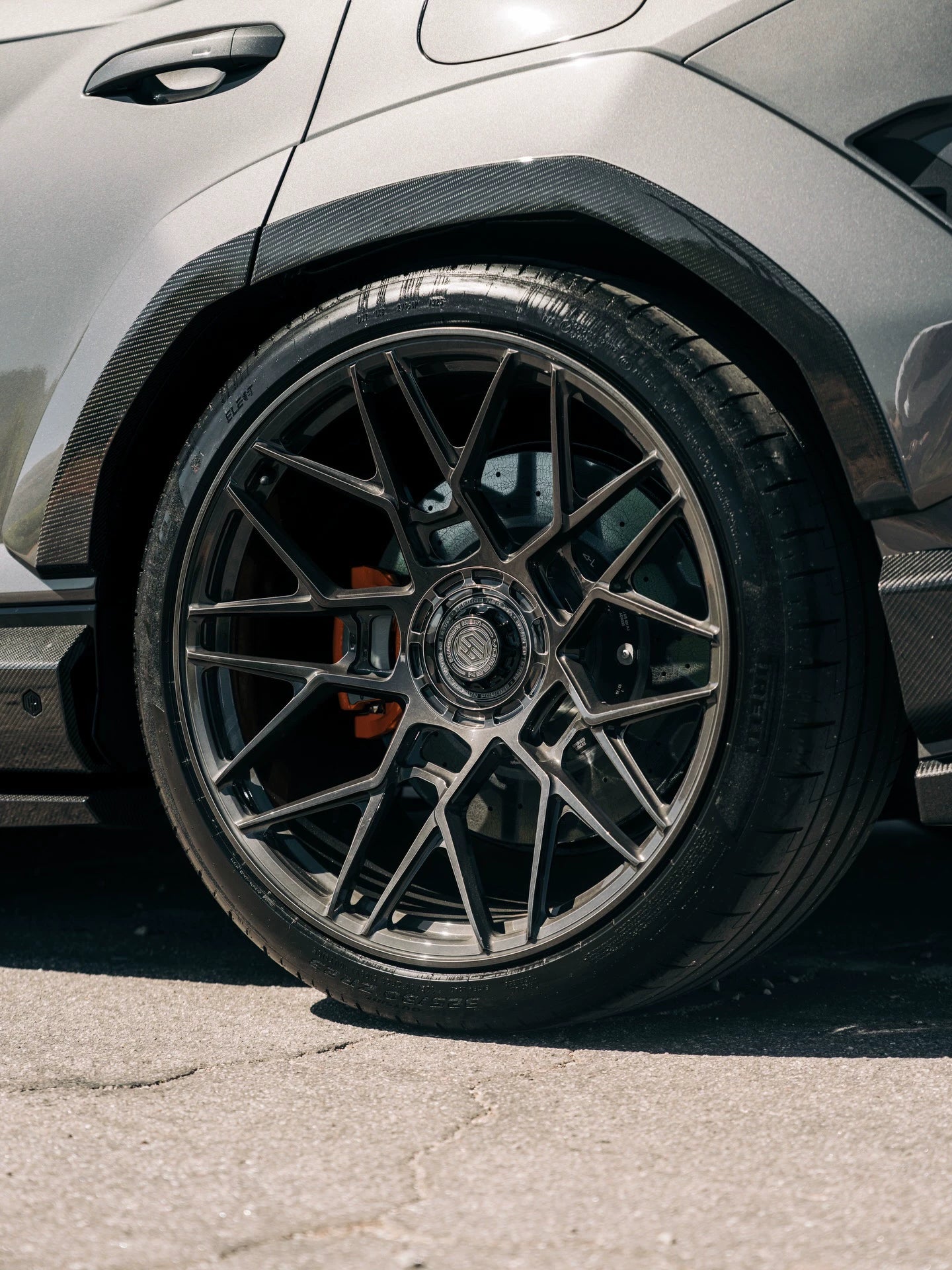 Lamborghini Urus SE U-Style Dry Carbon Fiber Aero Kit – Front Lip, Side Skirts, Wheel Arches, Hood & More