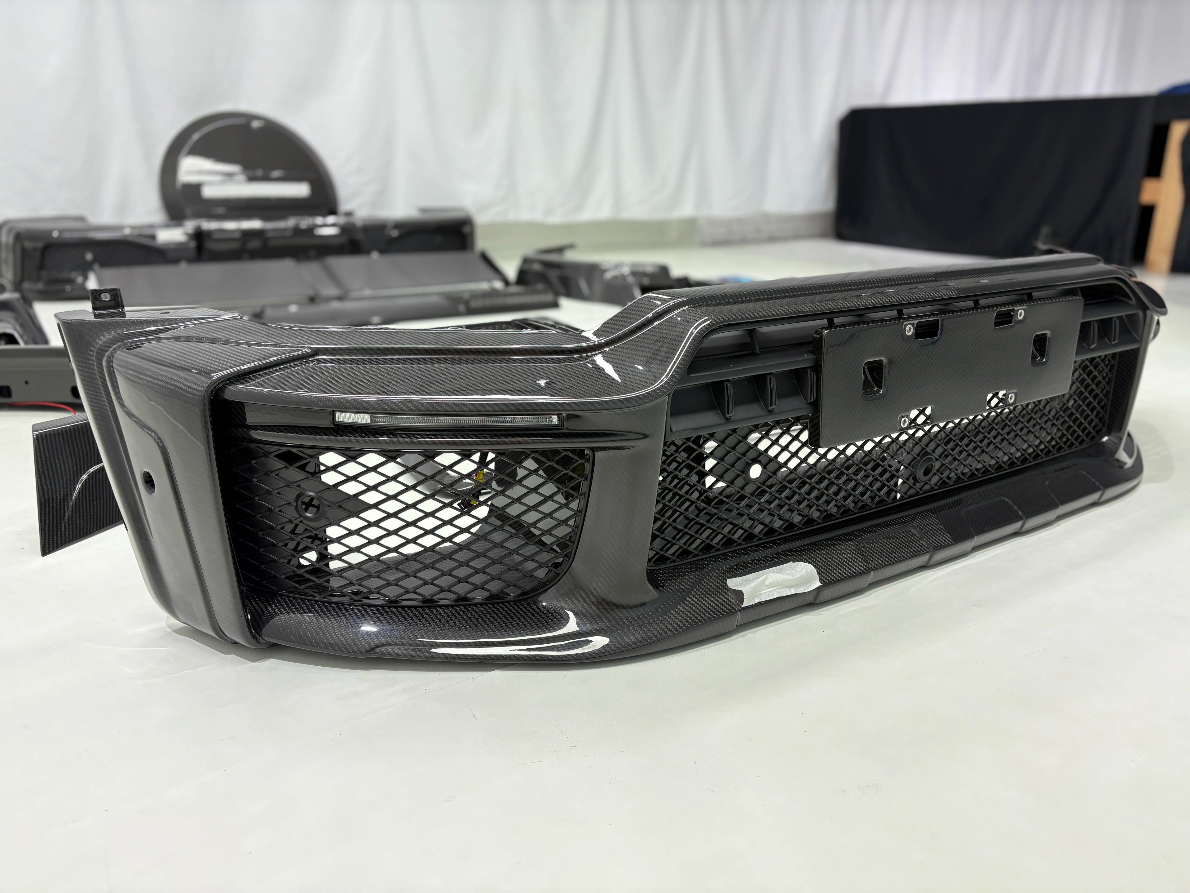 Mercedes-Benz G-Class W464 / W465 G800 Style Dry Carbon Fiber Wide Body Kit – Complete Conversion