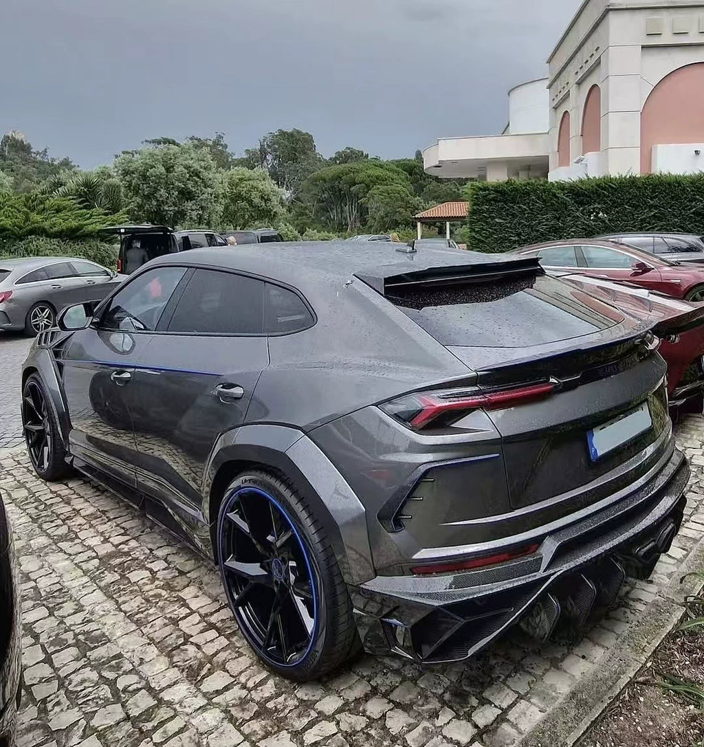 Lamborghini Urus MSY-Style Dry Carbon Fiber Widebody Kit (2nd Generation)