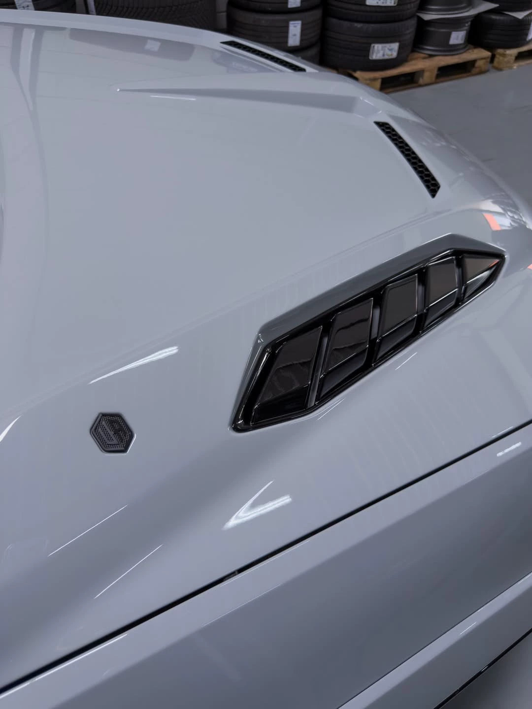 Lamborghini Urus SE U-Style Dry Carbon Fiber Aero Kit – Front Lip, Side Skirts, Wheel Arches, Hood & More
