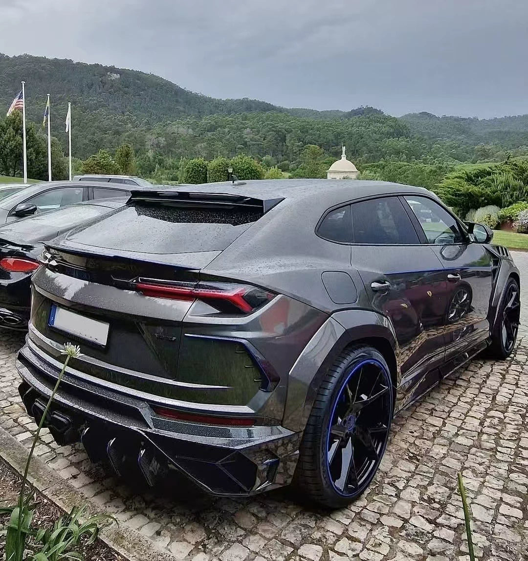 Lamborghini Urus MSY-Style Dry Carbon Fiber Widebody Kit (2nd Generation)