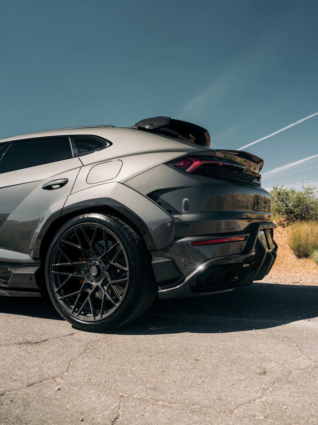 Lamborghini Urus SE U-Style Dry Carbon Fiber Aero Kit – Front Lip, Side Skirts, Wheel Arches, Hood & More