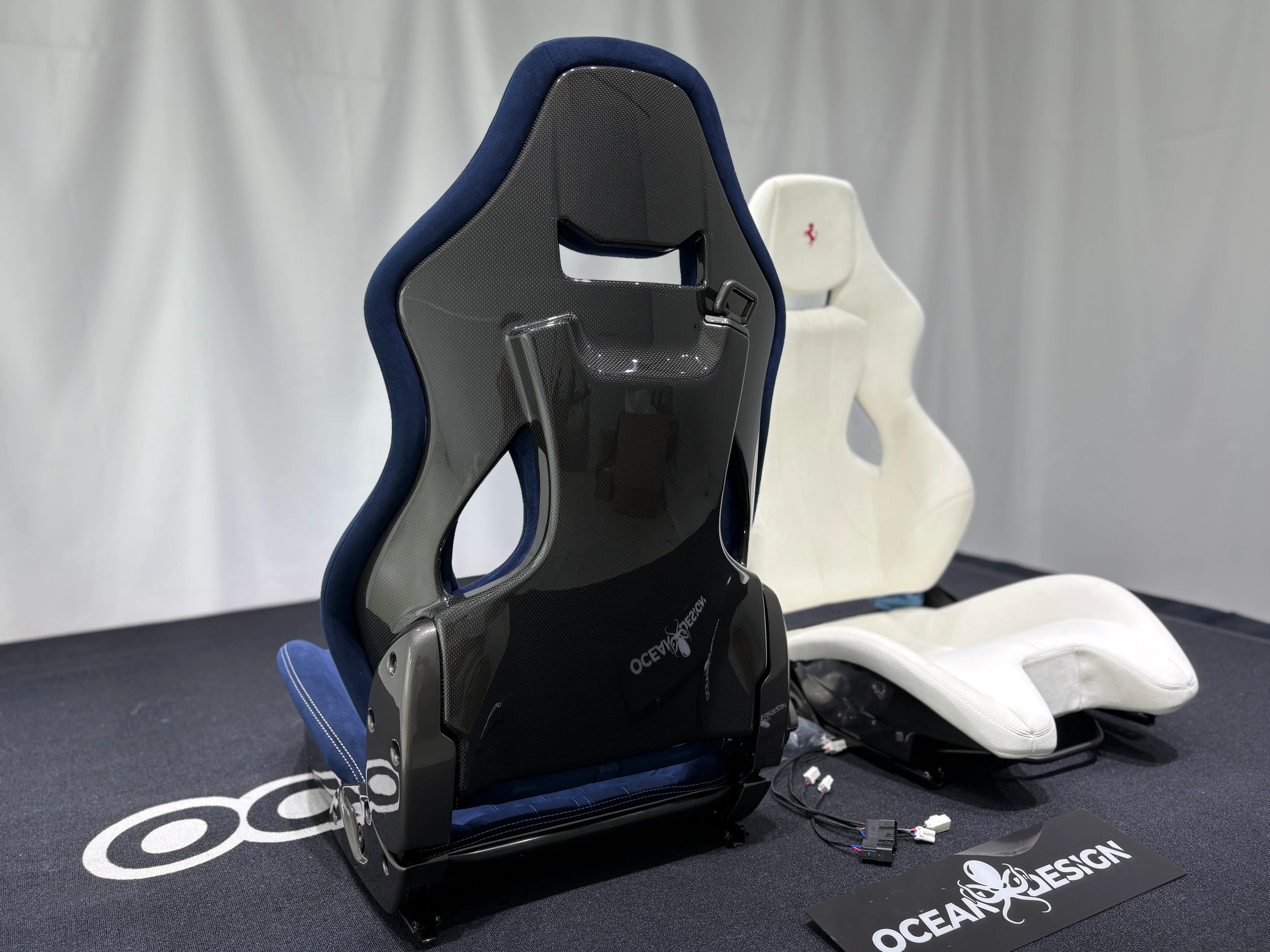 Ferrari F430 458 488 F8 Dry Carbon Fiber One-Piece Racing Bucket Seat – Alcantara, Lightweight
