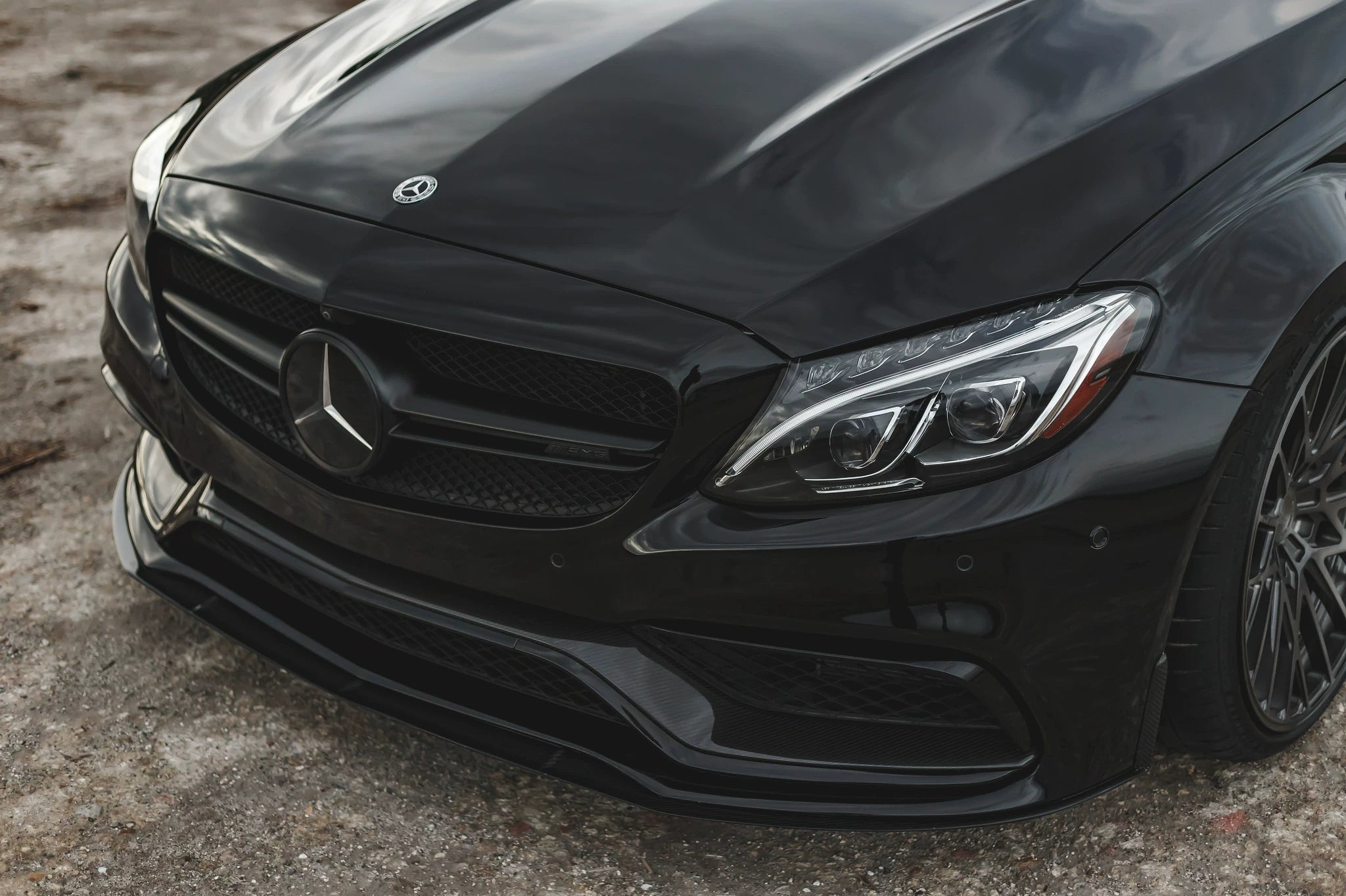 Mercedes-Benz C63 AMG W205 Coupe & Sedan Mode Carbon Style Carbon Fiber Aero Kit – Front Lip, Side Skirts, Rear Lip