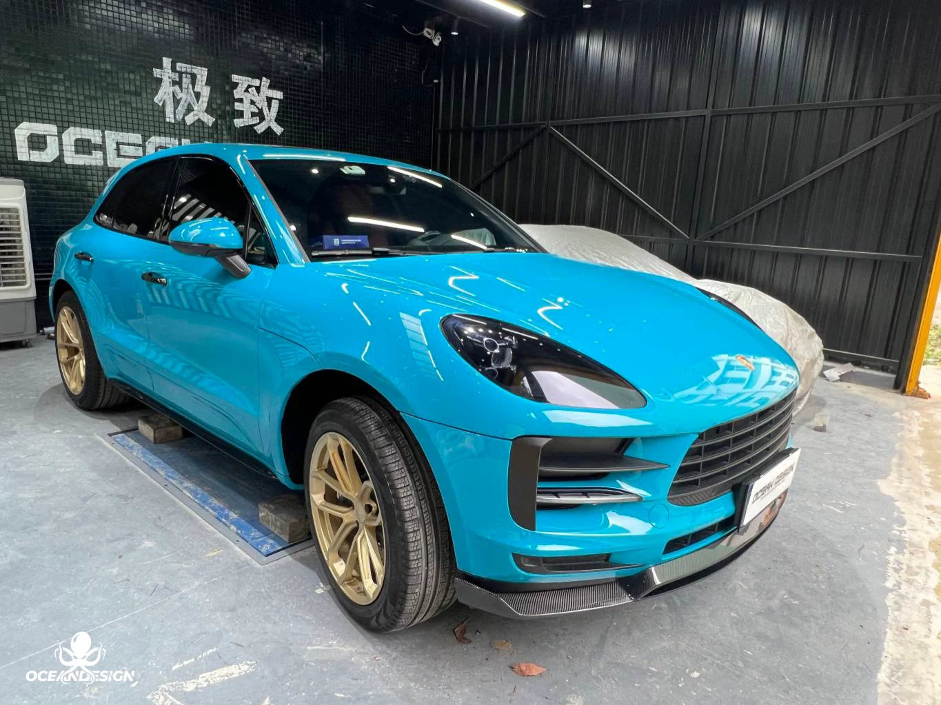 Porsche Macan ARTISAN-Style Carbon Fiber Aero Kit – Front Lip, Side Skirts, Rear Lip, Corner Pieces