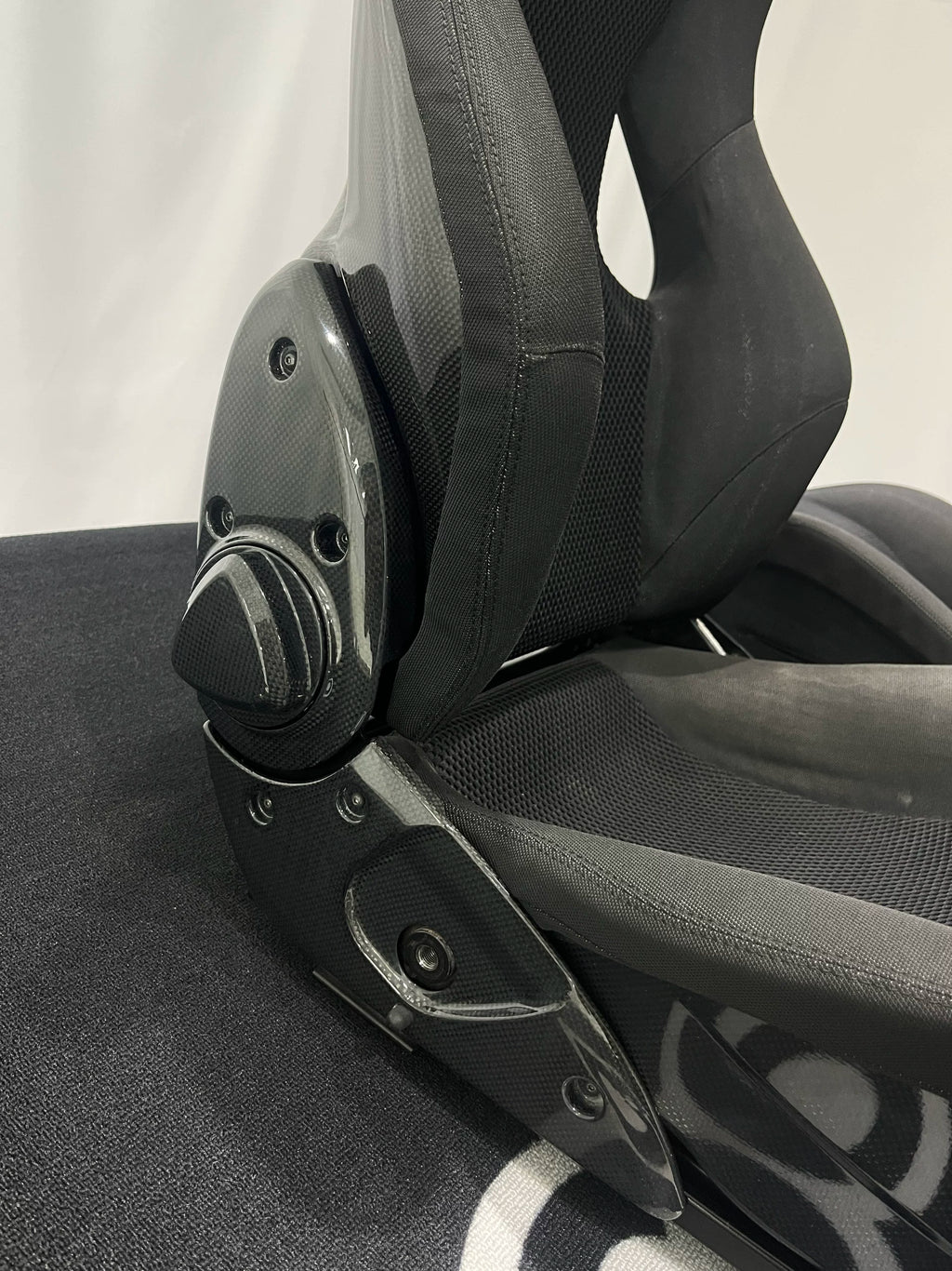 Ferrari F430 458 488 F8 Dry Carbon Fiber One-Piece Racing Bucket Seat – Alcantara, Lightweight