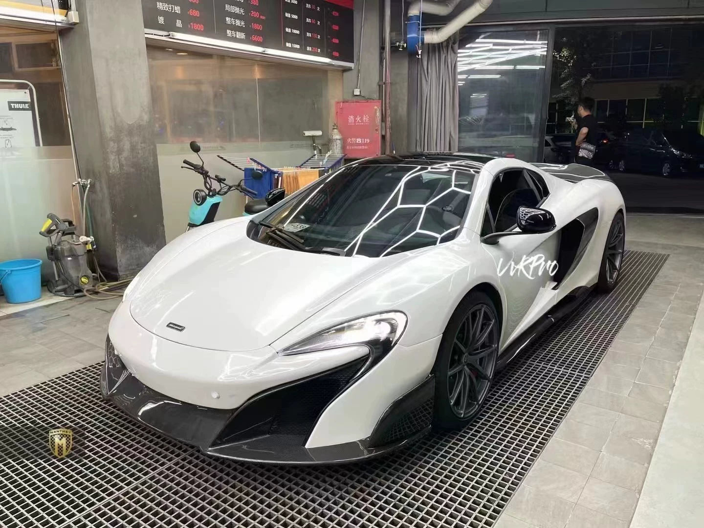 McLaren MP4-12C 625C 650S 675LT-Style Dry Carbon Fiber Full Widebody Kit
