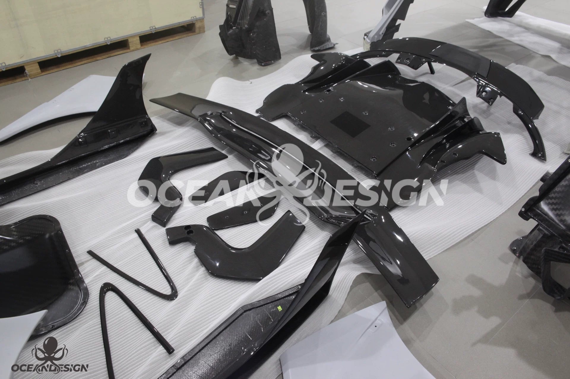 McLaren P1 GTR-Style Dry Carbon Fiber Body Kit – Complete Aero