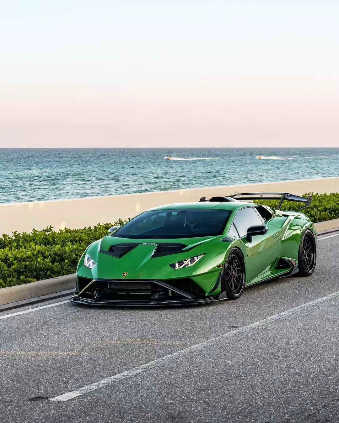 Lamborghini Huracan STO V-Style Dry Carbon Fiber Aero Kit – Front Lip, Side Skirts, Rear Lip, Vents, Canards
