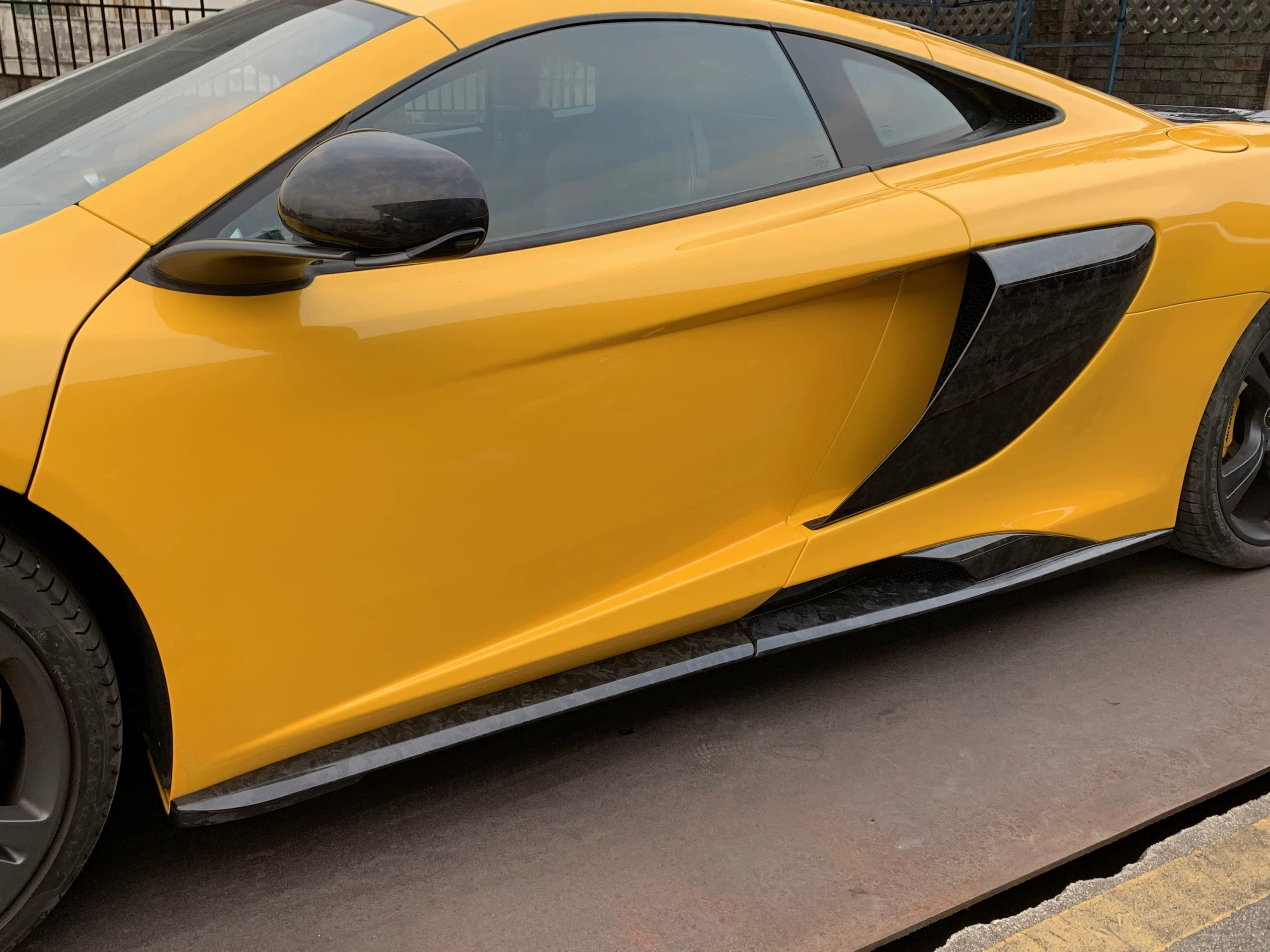McLaren MP4-12C 625C 650S 675LT-Style Dry Carbon Fiber Full Widebody Kit