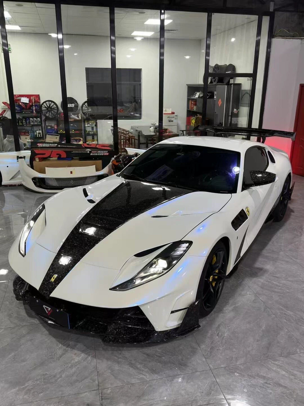 Ferrari 812 Superfast GTS MSY-Style Dry Carbon Fiber Widebody Kit