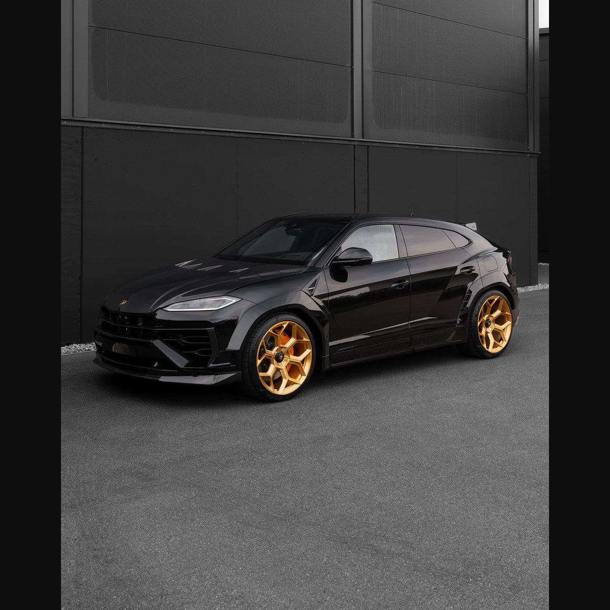 Lamborghini Urus SE N-Style Dry Carbon Fiber Aero Kit – Front Lip / Side Skirts / Rear Lip / Wheel Arches / Hood