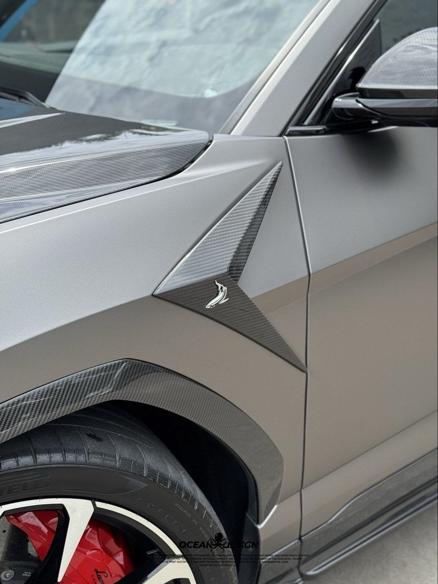Lamborghini Urus Topcar Style Dry Carbon Fiber Aero Kit – Front Lip, Side Skirts, Rear Lip, Hood, Wing, Mirror Covers, Fender Trim, Wheel Arches, Air Vents, Interior Trim