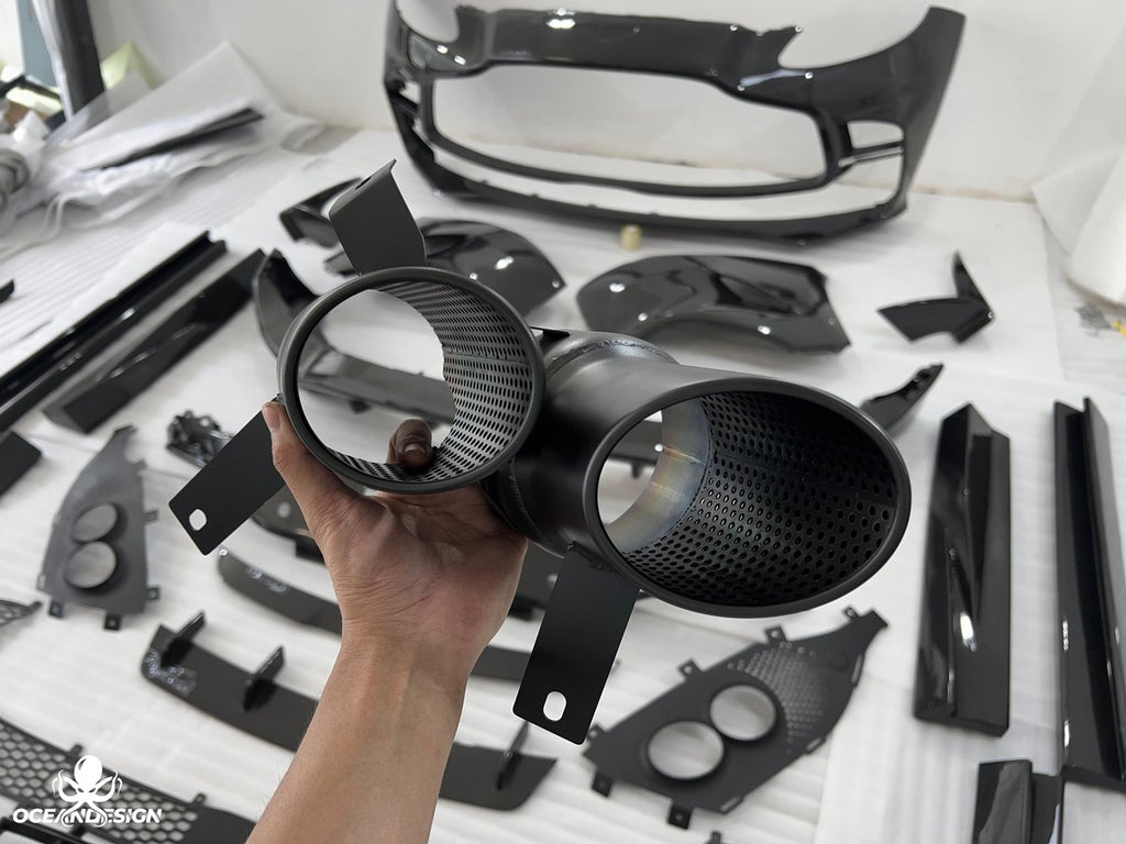 Aston Martin DBX / DBX 707 Dry Carbon Fiber Aero Kit – Front Bumper / Side Skirts / Rear Bumper / Wing / DRL