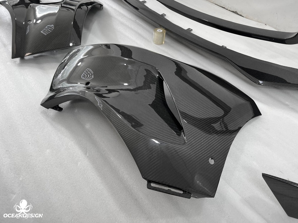 Aston Martin DBX / DBX 707 Dry Carbon Fiber Aero Kit – Front Bumper / Side Skirts / Rear Bumper / Wing / DRL