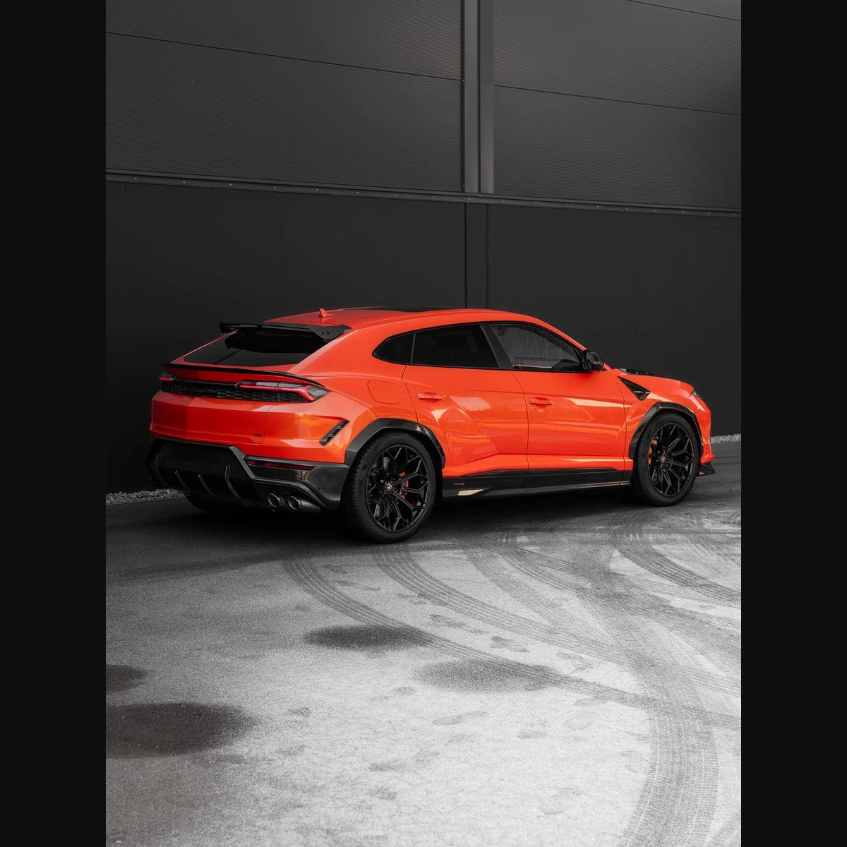 Lamborghini Urus SE N-Style Dry Carbon Fiber Aero Kit – Front Lip / Side Skirts / Rear Lip / Wheel Arches / Hood