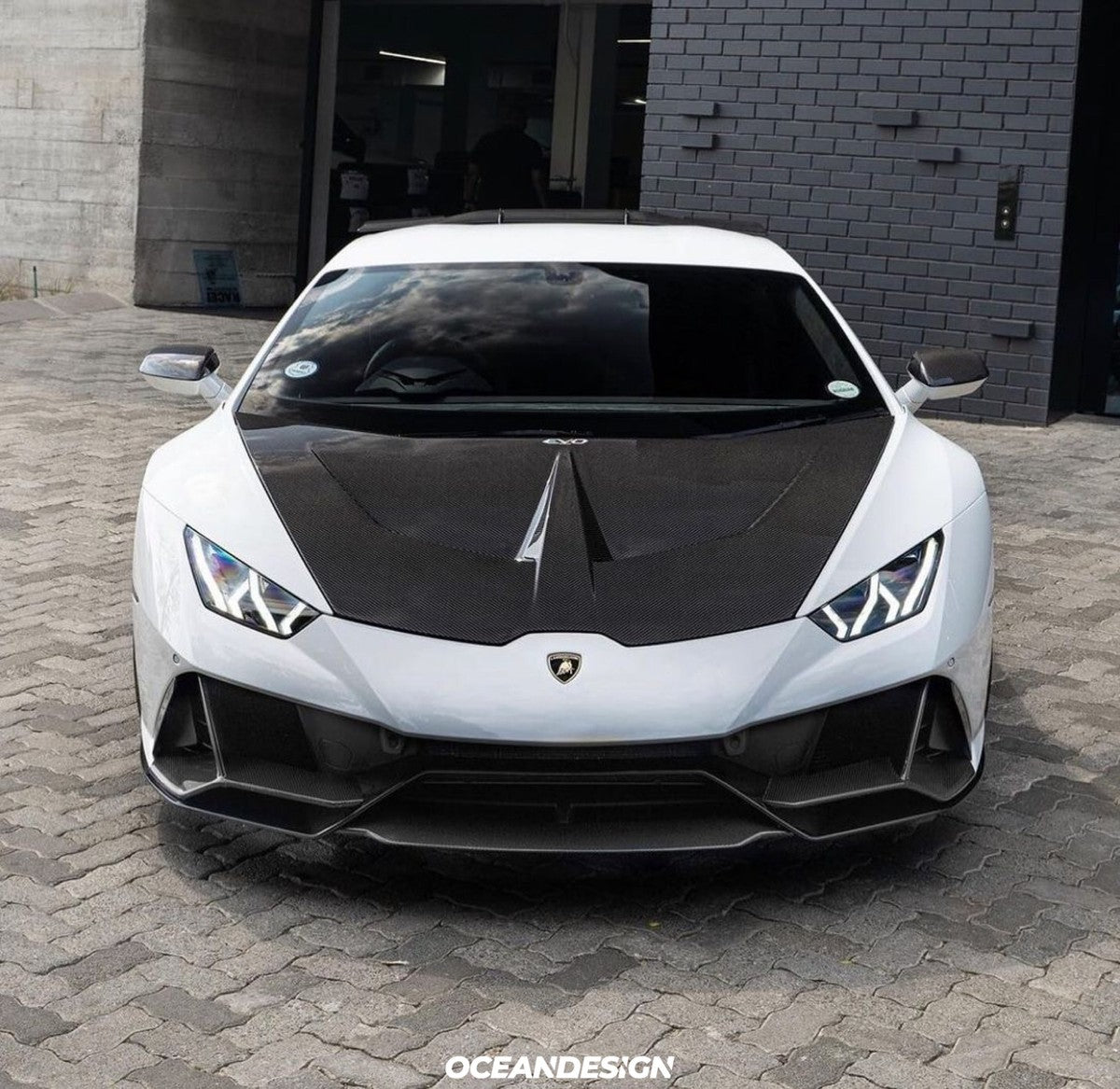 Huracan EVO N-Style carbon side skirts installed view