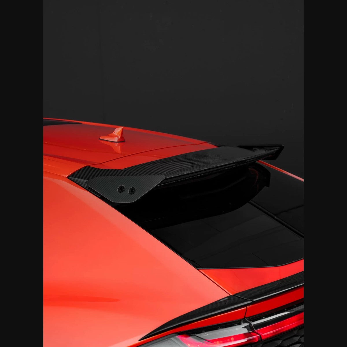 Lamborghini Urus SE N-Style Dry Carbon Fiber Aero Kit – Front Lip / Side Skirts / Rear Lip / Wheel Arches / Hood