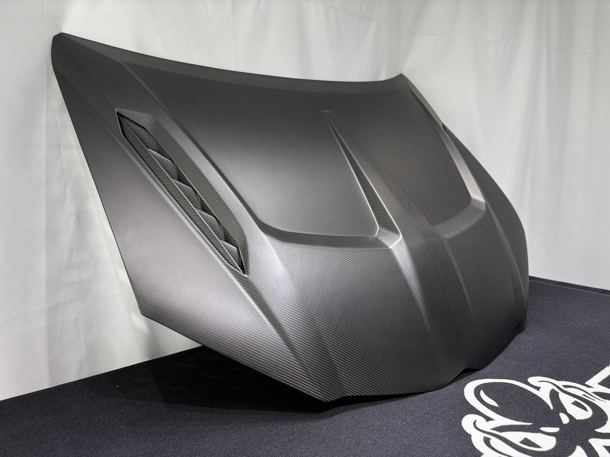 Lamborghini Urus Topcar Style Dry Carbon Fiber Aero Kit – Front Lip, Side Skirts, Rear Lip, Hood, Wing, Mirror Covers, Fender Trim, Wheel Arches, Air Vents, Interior Trim